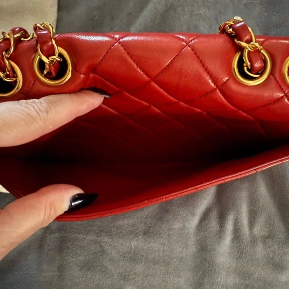 Chanel Red Quilted Leather Shoulder Bag - Picture 7 of 16